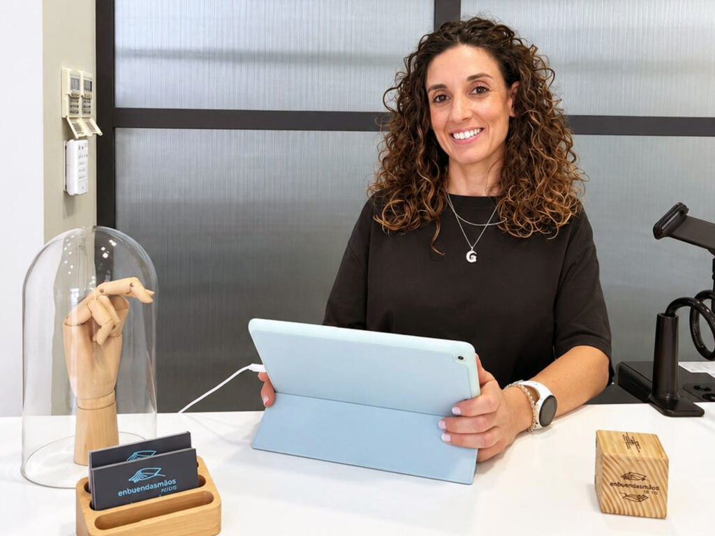 Ángela en la recepción de En Buenas Manos Salud